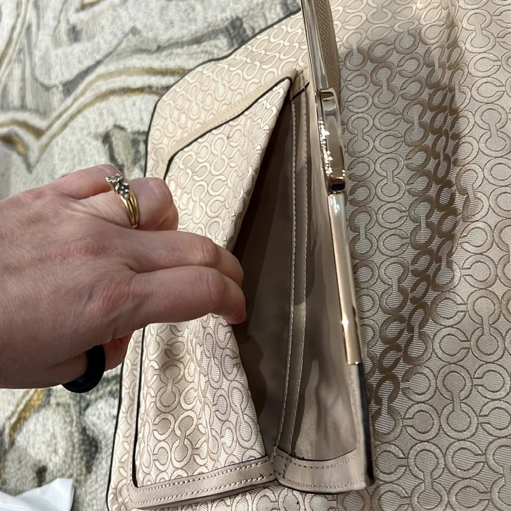 💕 Coach NWOT beige gold top handle satchel x large bag nice 💕